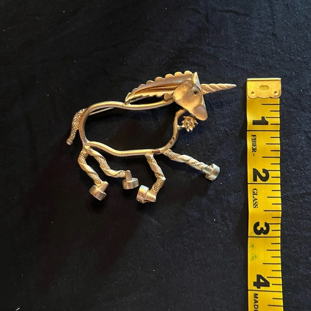 N/A abstract goldtone